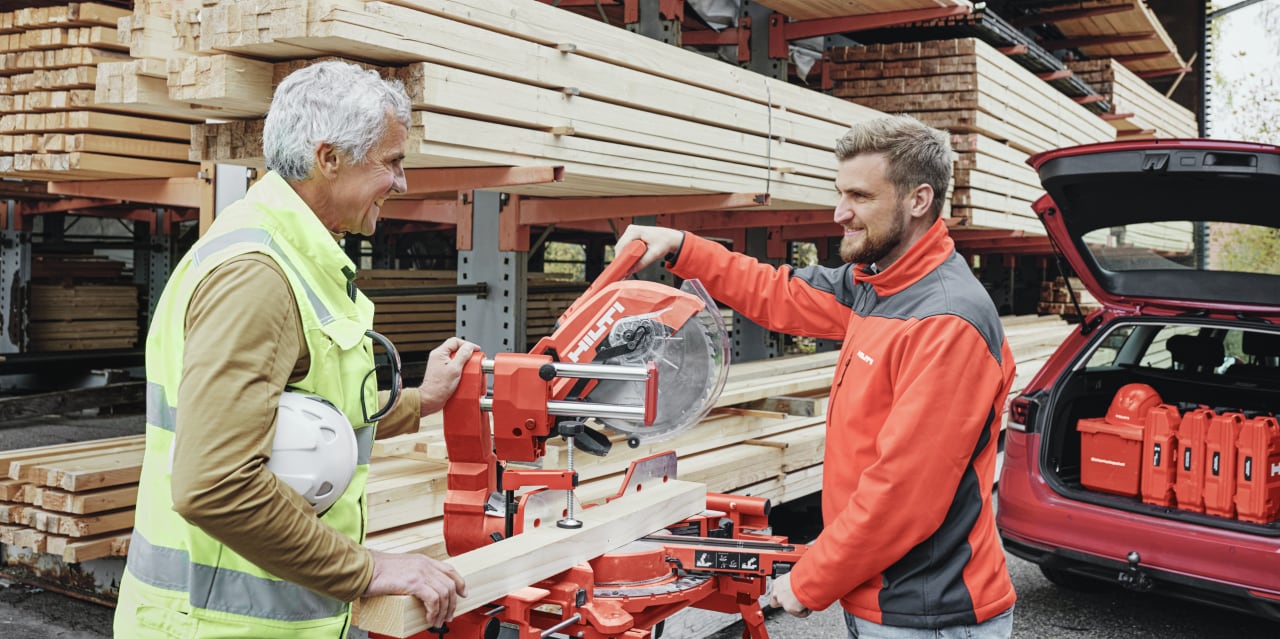 Receive first-class customer support on the jobsite through onsite consultations, an individualized solution, full implementation, onsite training and change management support.