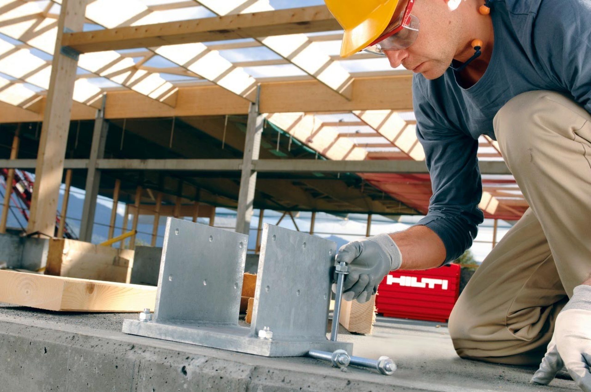 anchoring base plates