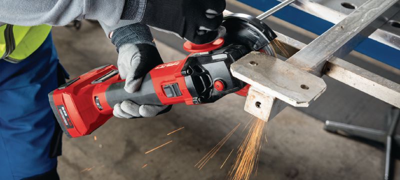 AG 4S-A22 (100) Cordless angle grinder 22V cordless angle grinder with electronic speed control and brushless motor for everyday cutting and grinding with discs up to 100 mm Applications 1