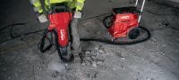 TE 3000-AVR Heavy-duty electric jackhammer Exceptionally powerful breaker for heavy-duty concrete demolition, asphalt cutting, earthwork and driving ground rods Applications 3