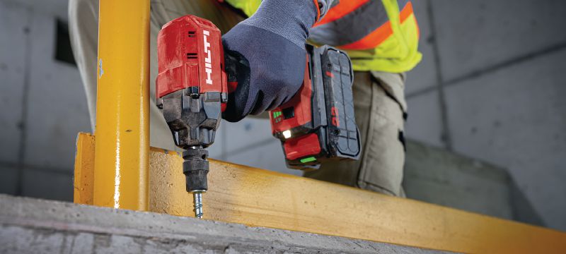 Image 2 of 6: SIW 4AT-22 ½” Cordless impact wrench Compact-class cordless impact wrench with the ultimate balance of power and handling (Nuron battery platform) Applications 1